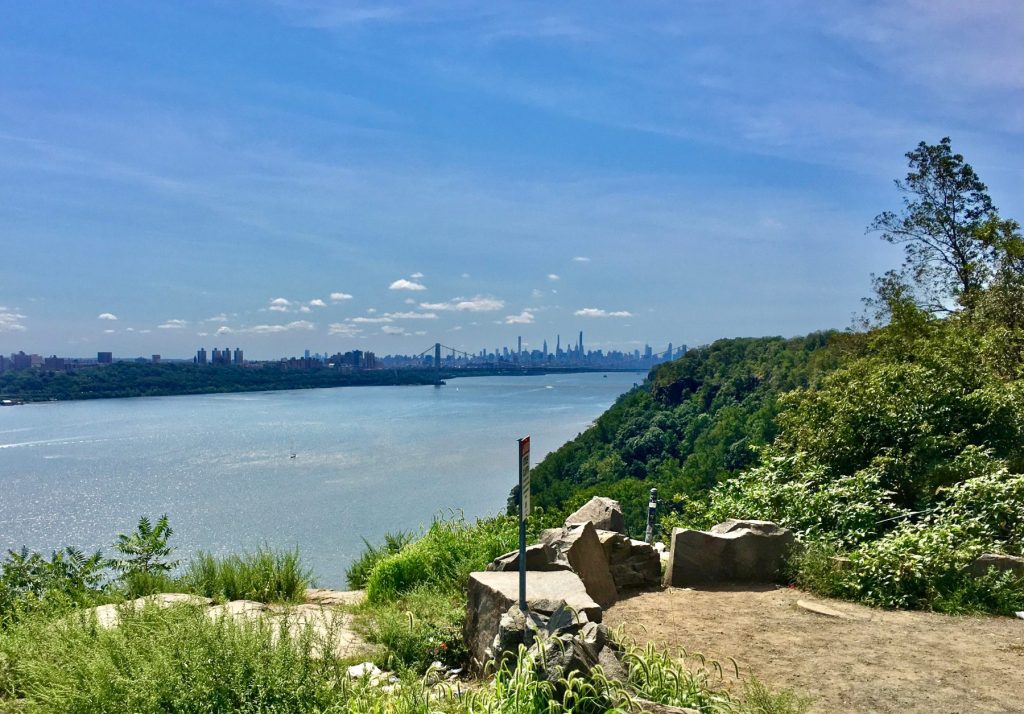 Rockefeller Lookout in Englewood Cliffs, NJ